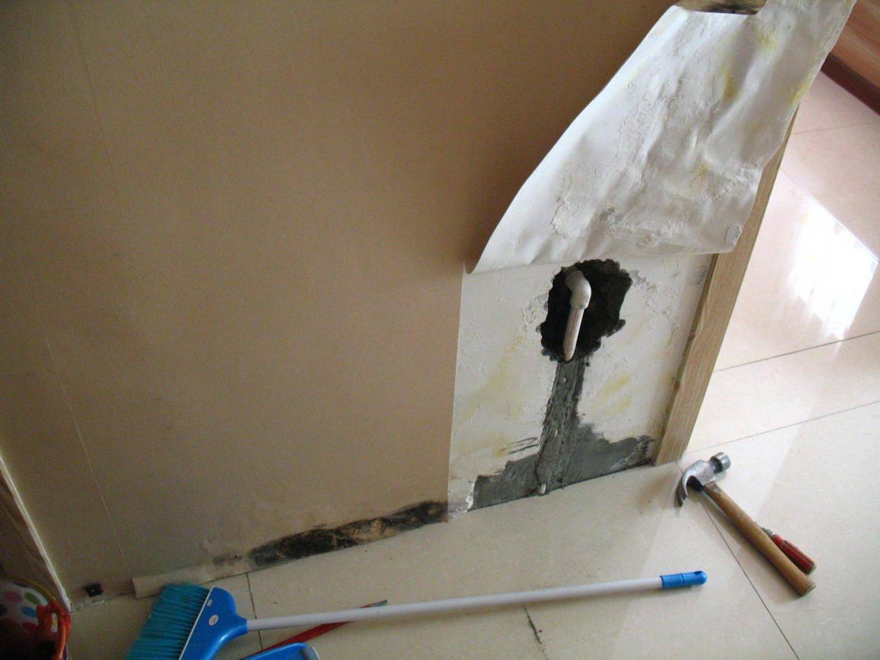 墙砖被打孔了怎么补救好(墙砖被打孔了怎么补救好呢视频)