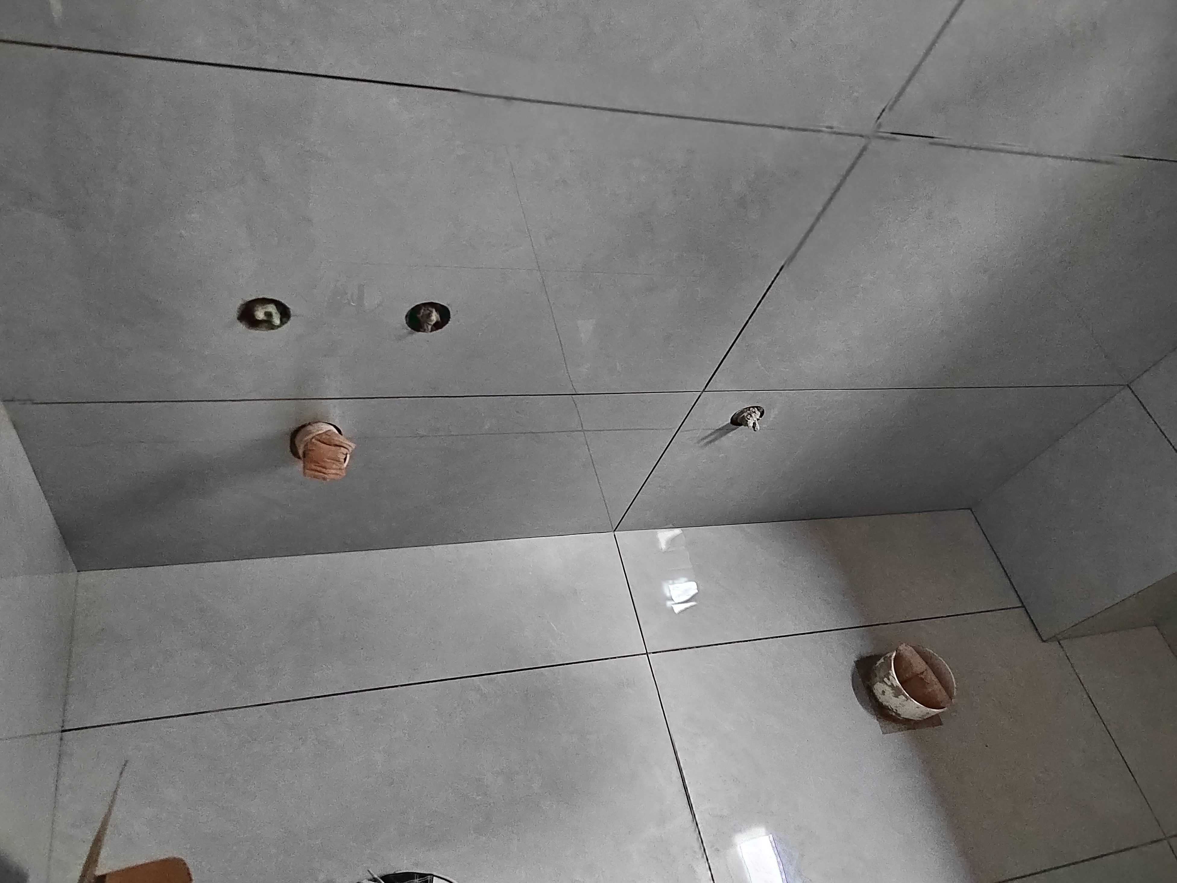 瓷砖贴坏了怎么返修(瓷砖贴坏了业主应该要求赔偿吗)